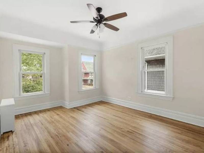 This large and recently renovated 2 BR/1 Bath
5
Binghamton, NY This large and recently renovated 2 BR/1 Bath
5
Binghamton, NY