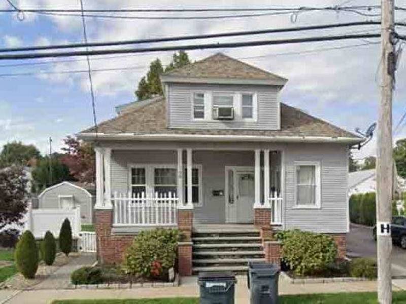 This bright and spacious 2-bedroom, 1-bathroom apartment
9
Glens falls This bright and spacious 2-bedroom, 1-bathroom apartment
9
Glens falls
