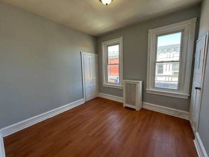 This bright and cozy 2-bedroom, 1-bath apartment in the Forest Hills
,135
Forest Hills This bright and cozy 2-bedroom, 1-bath apartment in the Forest Hills
,135
Forest Hills