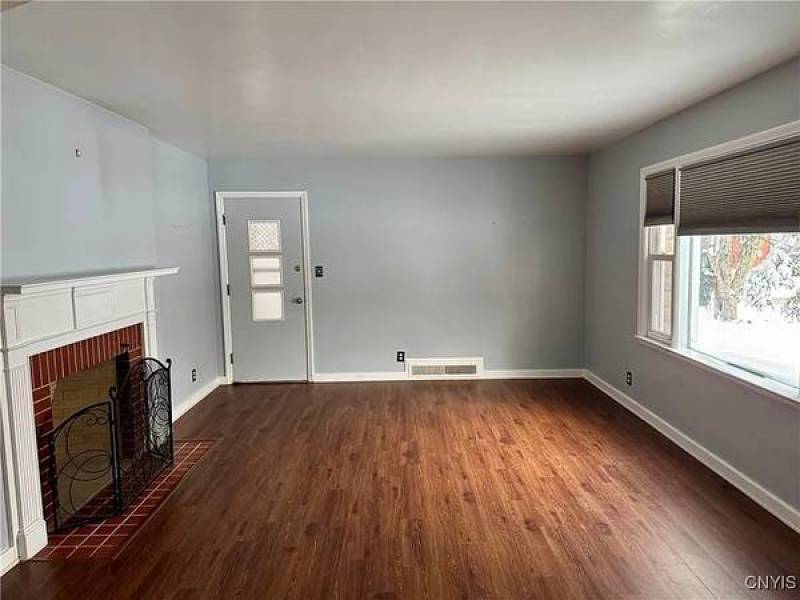 This spacious and attractive stone-faced single-family home!
0
113 Tilden Ave, Utica, NY This spacious and attractive stone-faced single-family home!
0
113 Tilden Ave, Utica, NY