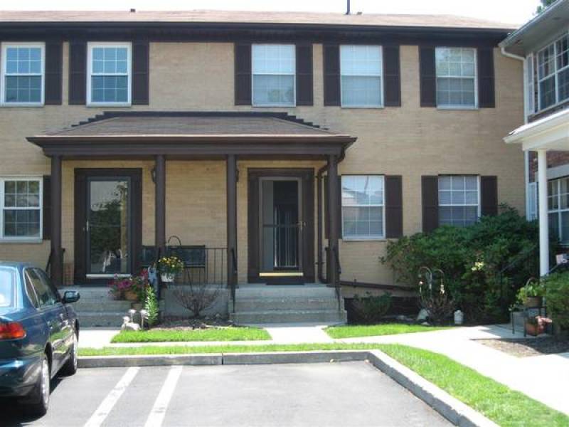 3 Bedroom Townhome is PET-FRIENDLY
9,000
Suffern 3 Bedroom Townhome is PET-FRIENDLY
9,000
Suffern