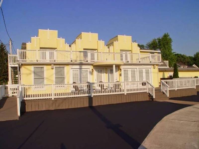 Waterfront Studio Efficiencies & One Bedrooms + Free Wifi
9
Sylvan Beach, NY Waterfront Studio Efficiencies & One Bedrooms + Free Wifi
9
Sylvan Beach, NY