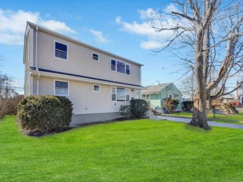 Brand New Fully Renovated 5 Bed 2 Bath Home By Nautical Mile
5,000
Freeport Brand New Fully Renovated 5 Bed 2 Bath Home By Nautical Mile
5,000
Freeport