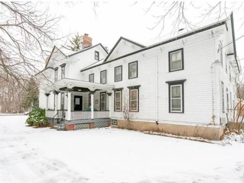 Available Now! Free Heat, Spacious 1BR Apartment
,000
Irondequoit Available Now! Free Heat, Spacious 1BR Apartment
,000
Irondequoit