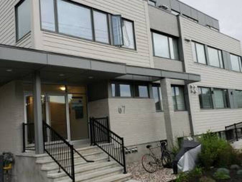 Beechwood Village-New Lower Price-5 Appliances-Air-1Bdrm-May/June
,650
67 Marquette Ave., Ottawa Beechwood Village-New Lower Price-5 Appliances-Air-1Bdrm-May/June
,650
67 Marquette Ave., Ottawa