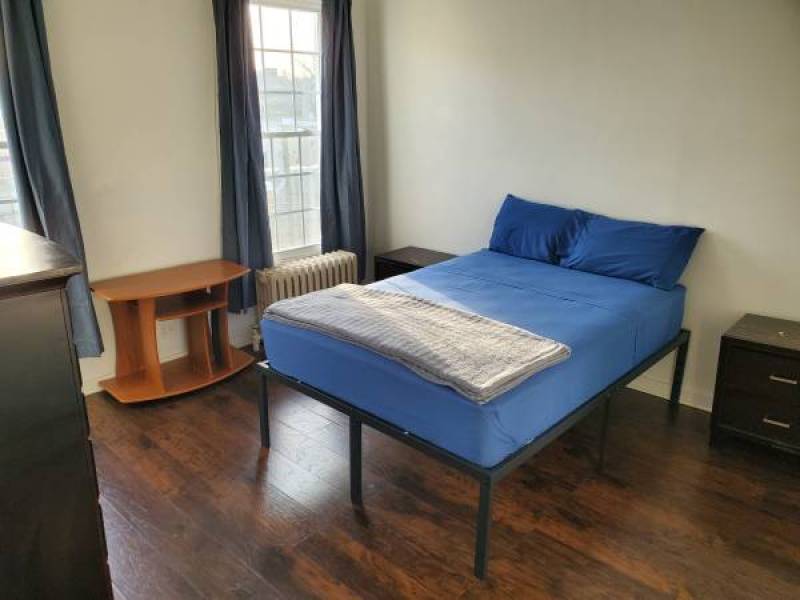 LARGE FURNISHED ROOM __ Doctors Teachers _ QUIET PRIVATE HOUSE
,100
NEXT TO SBH ST BARNABAS HOSPITAL LARGE FURNISHED ROOM __ Doctors Teachers _ QUIET PRIVATE HOUSE
,100
NEXT TO SBH ST BARNABAS HOSPITAL