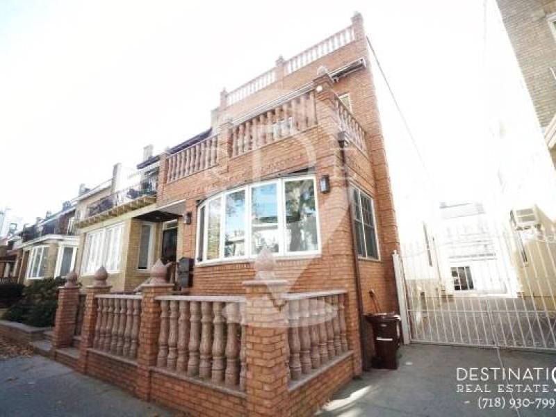 Renovated 2-Family Home w/ Finished Basement, Shared Drive, Garage
,999,000
Bay Ridge Renovated 2-Family Home w/ Finished Basement, Shared Drive, Garage
,999,000
Bay Ridge