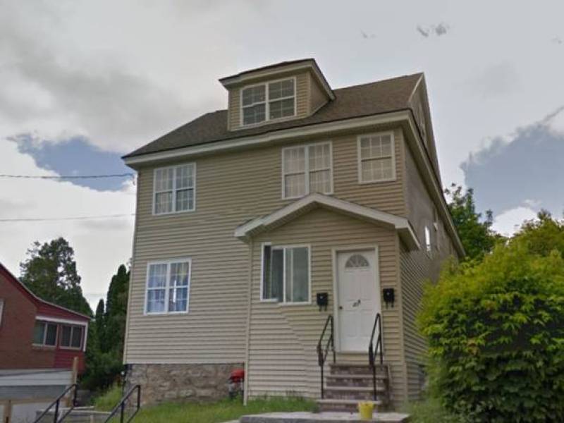 3BR/1BA Apartment Available January 15
,400
Syracuse in Lincoln Hill Area 3BR/1BA Apartment Available January 15
,400
Syracuse in Lincoln Hill Area