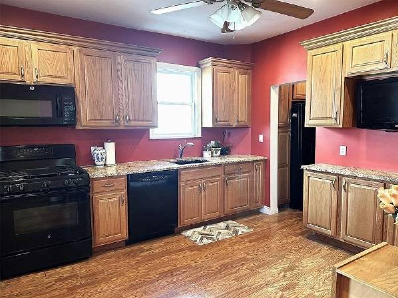 Spacious 2-Bedroom Home with Bonus Room!
,350
Mount Vernon, NY Spacious 2-Bedroom Home with Bonus Room!
,350
Mount Vernon, NY