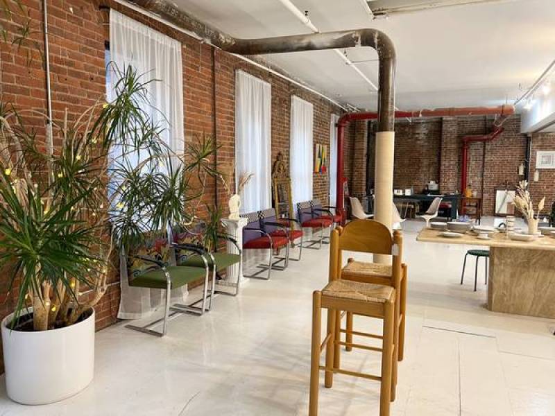 Beautiful large space on 1st flr., Professional, Designers Studio
,695
Greenpoint- Williamsburg Beautiful large space on 1st flr., Professional, Designers Studio
,695
Greenpoint- Williamsburg