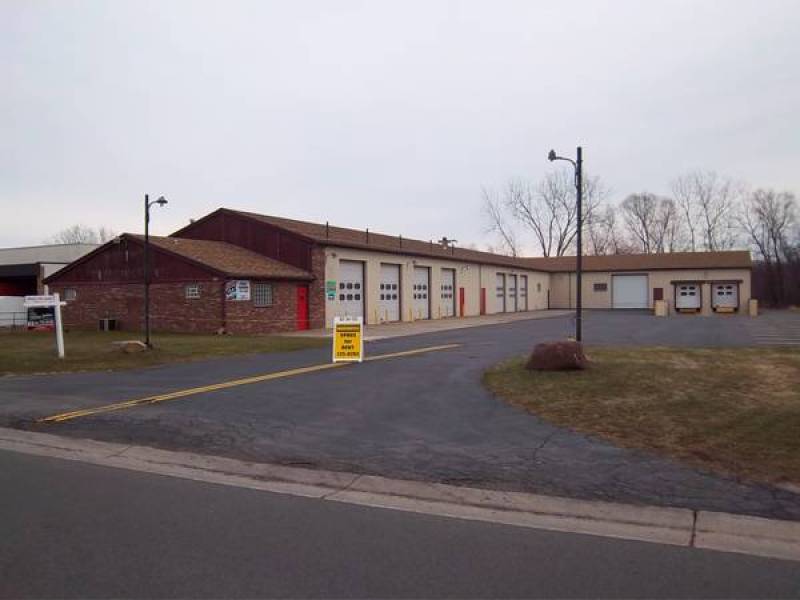 6000 Square Feet Building/ Shop For Rent
,000
28 Marway Circle 6000 Square Feet Building/ Shop For Rent
,000
28 Marway Circle