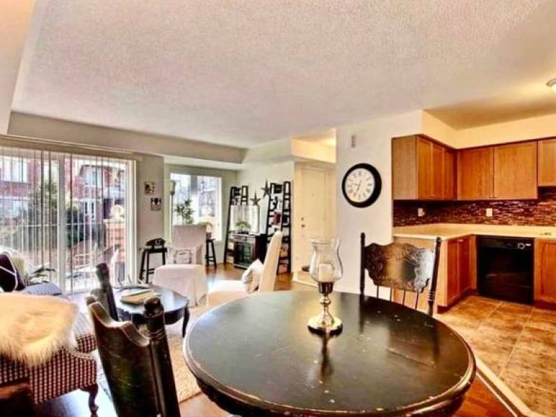 Oakville Townhouse
,800
River oaks Oakville Townhouse
,800
River oaks