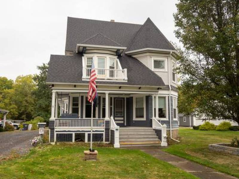 Room Available in LARGE home | Excellent Location
0 Room Available in LARGE home | Excellent Location
0