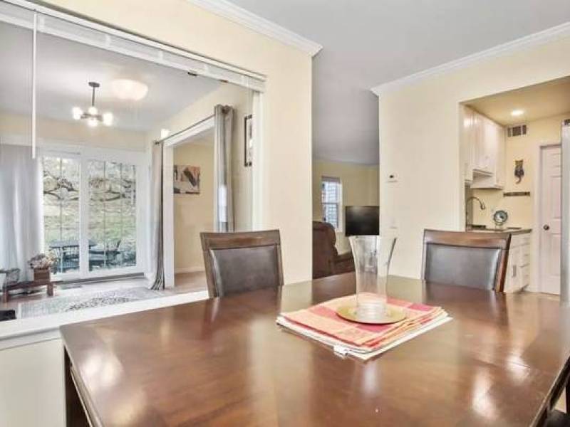 Spacious 1BR, Private Yard & Resort-Style Amenities
,900
Tarrytown Spacious 1BR, Private Yard & Resort-Style Amenities
,900
Tarrytown