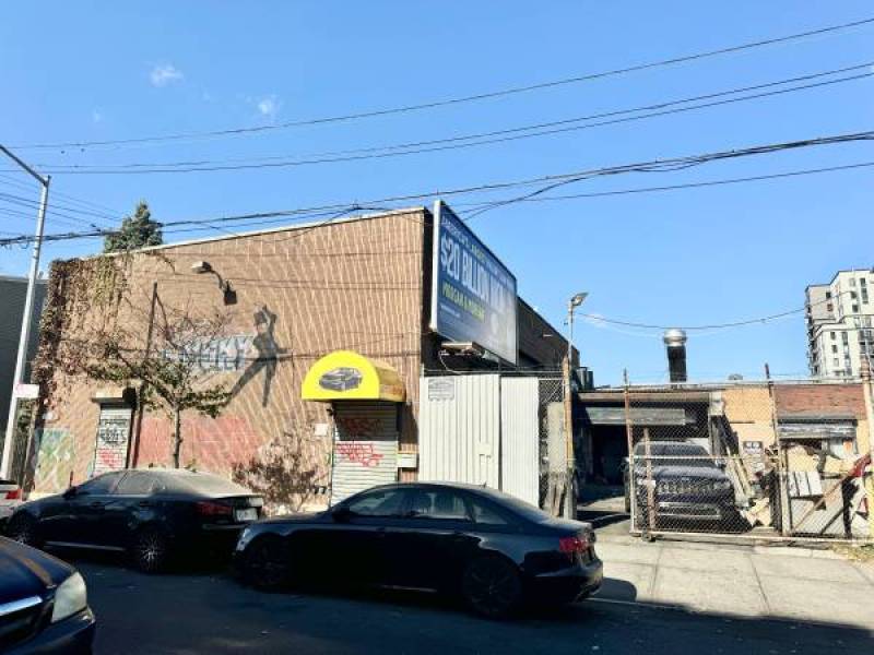 Warehouse and parking 9000 sq ft in prime Bushwick Brooklyn –
,500
East New York – Brooklyn Warehouse and parking 9000 sq ft in prime Bushwick Brooklyn –
,500
East New York – Brooklyn