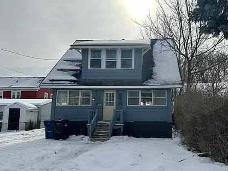 //-Welcome to this charming 3 bed 1 bath house!!
0
Syracuse, NY //-Welcome to this charming 3 bed 1 bath house!!
0
Syracuse, NY