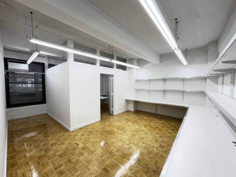 **PERFECT SHOWROOM/OFFICE SPACE**ALL USES CONSIDERED**
,400
Midtown **PERFECT SHOWROOM/OFFICE SPACE**ALL USES CONSIDERED**
,400
Midtown