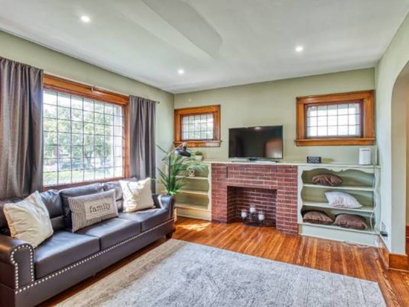 237 W Girard Blvd
,500 237 W Girard Blvd
,500