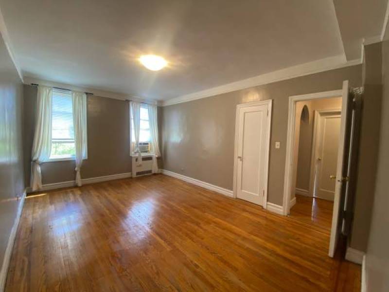 Very large room in a very spacious apartment for rent in Sunnyside
,400
Sunnyside Very large room in a very spacious apartment for rent in Sunnyside
,400
Sunnyside