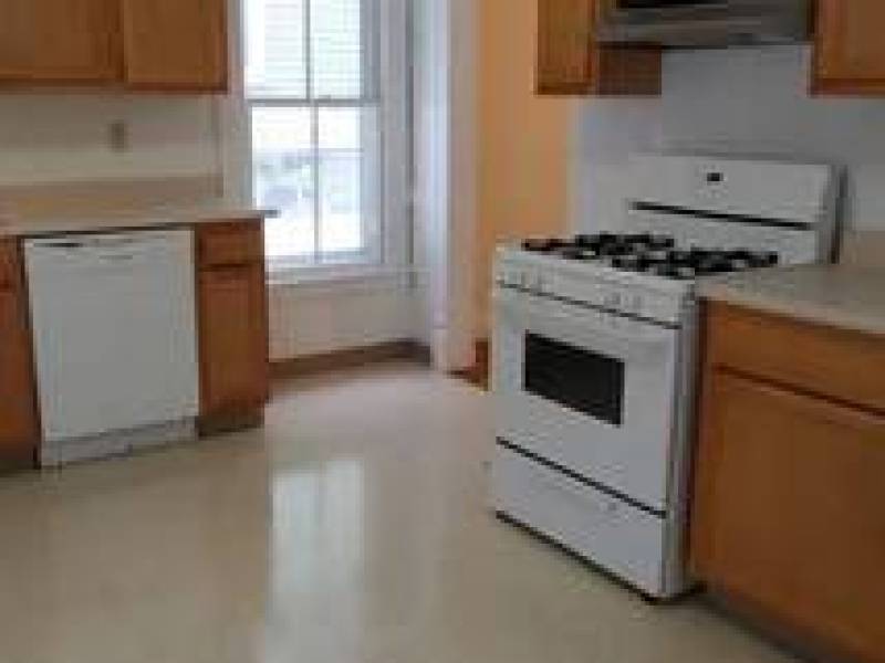 **Charming 2-Bedroom Apartment with 2 Living Rooms
0
Syracuse **Charming 2-Bedroom Apartment with 2 Living Rooms
0
Syracuse