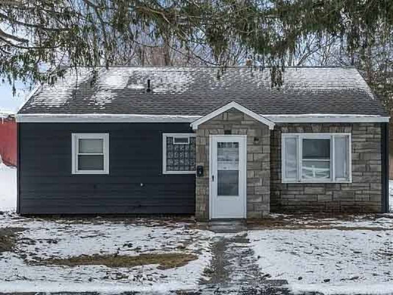 Step into this beautifully renovated 3-bedroom, 1-bath ranch home
0
Syracuse, NY Step into this beautifully renovated 3-bedroom, 1-bath ranch home
0
Syracuse, NY