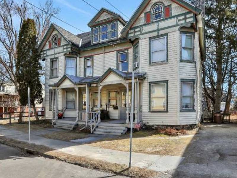 3 BR, 1.5BA, Stockade, 98 Main St
,400
Kingston 3 BR, 1.5BA, Stockade, 98 Main St
,400
Kingston