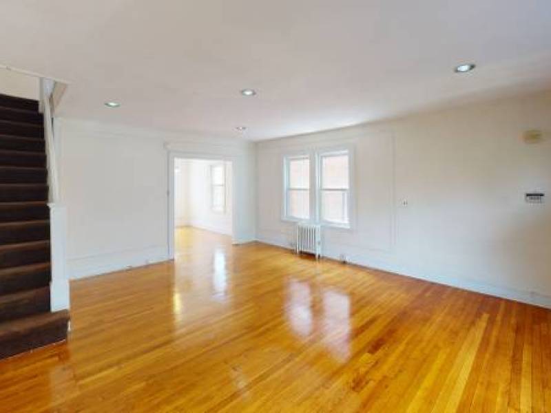 lovely semi-detached 3br-2bath townhouse with huge fenced backyard
,750
Forest Hills lovely semi-detached 3br-2bath townhouse with huge fenced backyard
,750
Forest Hills