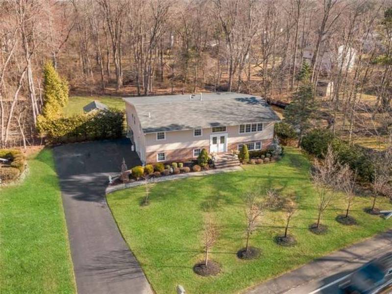 New City, Home for Sale – 5br 4ba
9,000 New City, Home for Sale – 5br 4ba
9,000