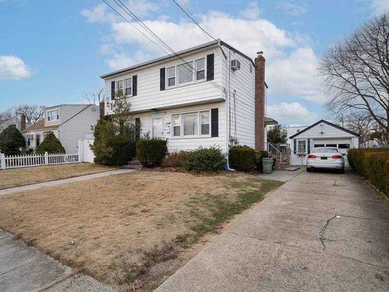 Spacious Freshly Painted 2Br Ground Floor Apt for Rent
,000
Copiague Spacious Freshly Painted 2Br Ground Floor Apt for Rent
,000
Copiague