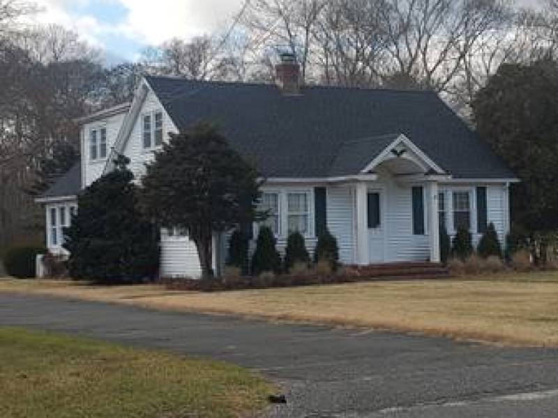 Walk to Village – 4 BR Year Round House
,800
Hampton Bays Walk to Village – 4 BR Year Round House
,800
Hampton Bays
