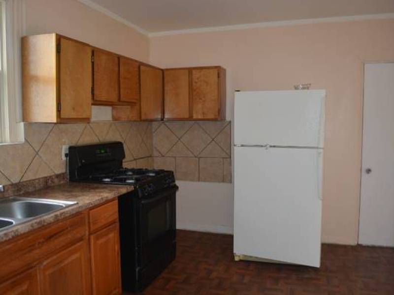 Three Bed apartment on first floor available
,200 Three Bed apartment on first floor available
,200