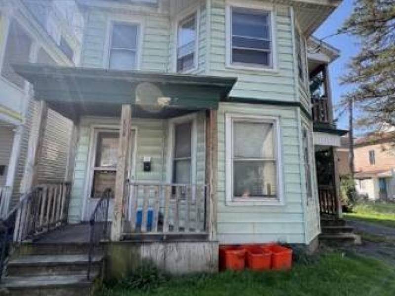 Charming 3 Bedroom 1 Bath Second floor apartment
0
Utica, NY Charming 3 Bedroom 1 Bath Second floor apartment
0
Utica, NY