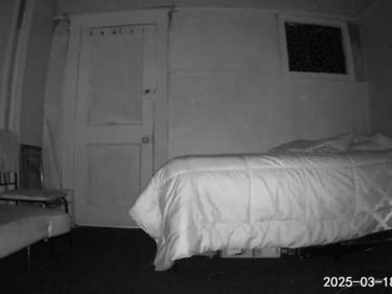 I Have a Room we can share ! Female only
alt= I Have a Room we can share ! Female only
alt=