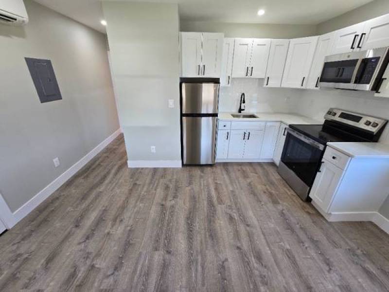 Duplicate of Duplicate of Beautifully Renovated 1-Bedroom Apartment fo
5 Duplicate of Duplicate of Beautifully Renovated 1-Bedroom Apartment fo
5