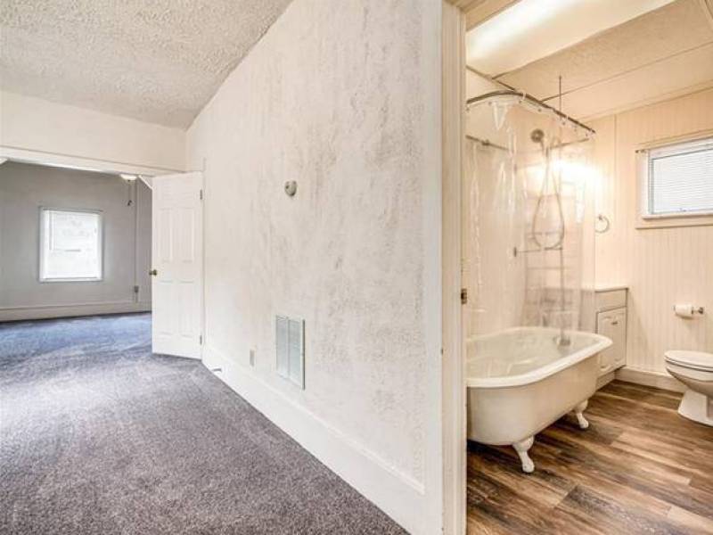L@@k 1bed/1bath
5 L@@k 1bed/1bath
5