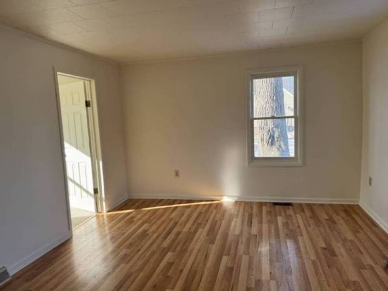 Cozy 2-Bedroom, 1-Bath Apartment in Elmira!
,000
elmira Cozy 2-Bedroom, 1-Bath Apartment in Elmira!
,000
elmira