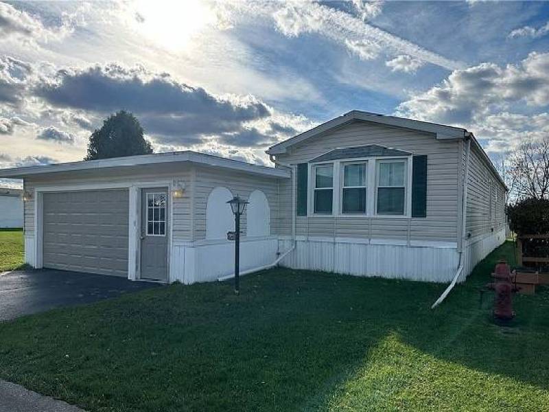 Charming 2-Bed Mobile Home with Large Yard!
0
Lockport, NY Charming 2-Bed Mobile Home with Large Yard!
0
Lockport, NY