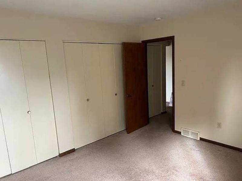 This 2 bedroom 1 bathroom apartment for rent
5
2226 Court St APT 8 This 2 bedroom 1 bathroom apartment for rent
5
2226 Court St APT 8