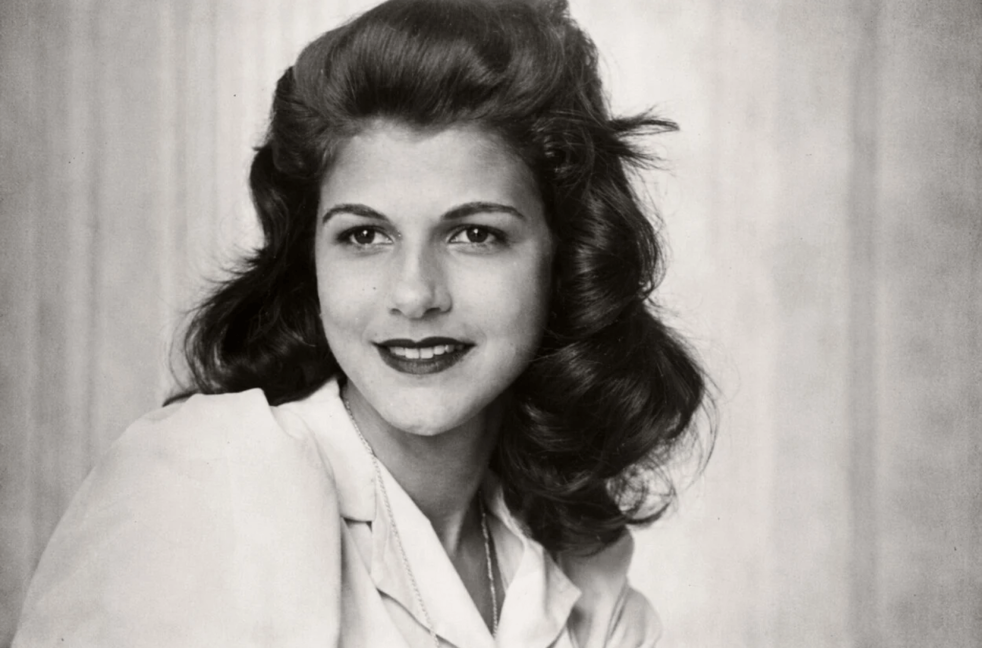 Presidente Abinader crea comisión para conmemorar centenario de Minerva Mirabal Presidente Abinader crea comisión para conmemorar centenario de Minerva Mirabal