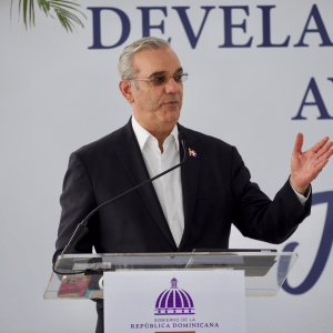 Avenida Ecológica pasa a llamarse José Francisco Peña Gómez Avenida Ecológica pasa a llamarse José Francisco Peña Gómez