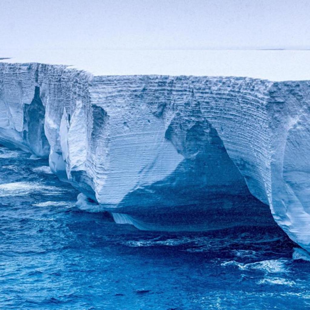 World’s biggest iceberg heads north after escaping vortex World’s biggest iceberg heads north after escaping vortex