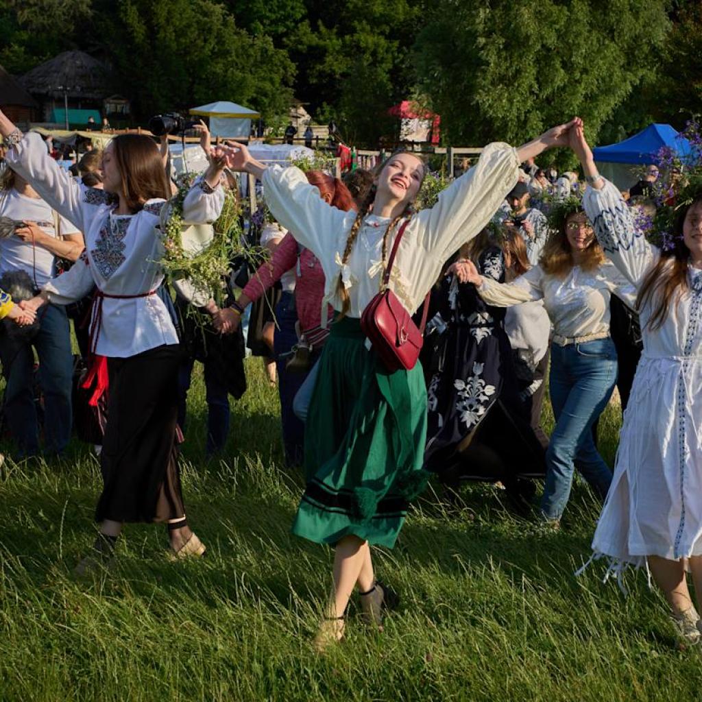 Ukrainians celebrate midsummer traditions with song, dance and fire Ukrainians celebrate midsummer traditions with song, dance and fire