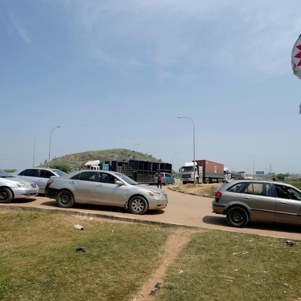 Nigeria turns to natural gas as transport prices soar after petrol subsidies were removed Nigeria turns to natural gas as transport prices soar after petrol subsidies were removed