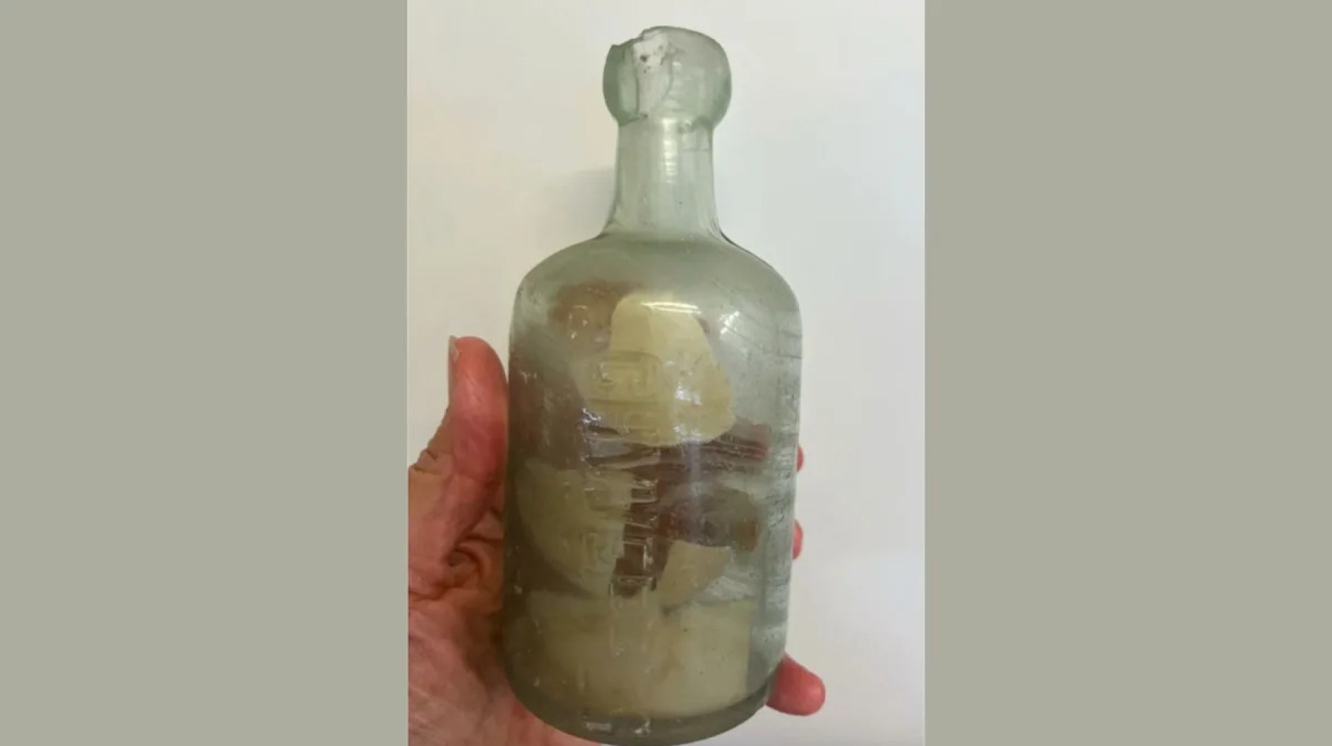 Messages in a bottle from WWI soldiers found on Australian coast Messages in a bottle from WWI soldiers found on Australian coast