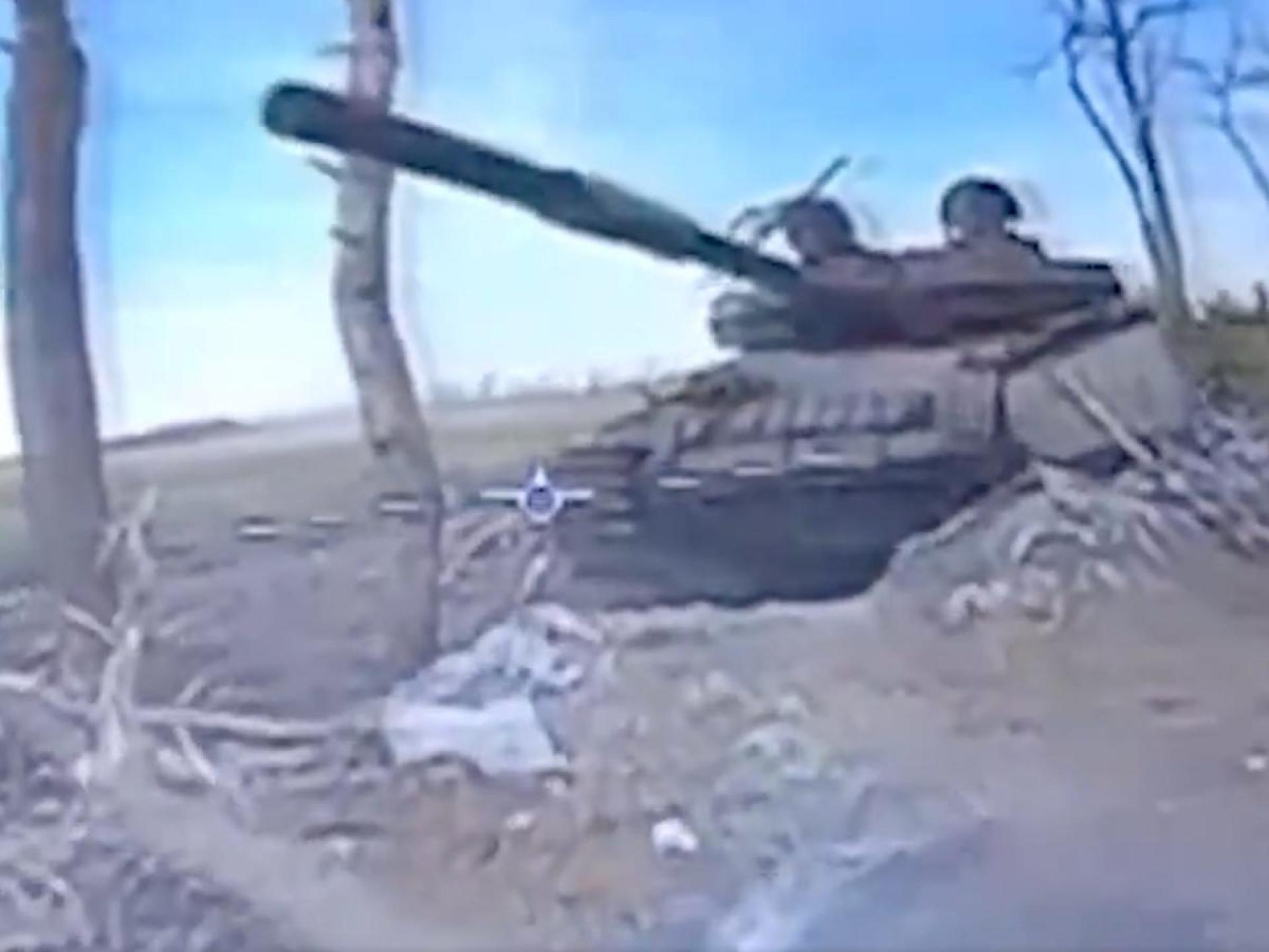 Ukrainian soldiers who film their kills of Russian soldiers or tanks can earn points to purchase weapons from a military tech ‘Amazon’ Ukrainian soldiers who film their kills of Russian soldiers or tanks can earn points to purchase weapons from a military tech ‘Amazon’