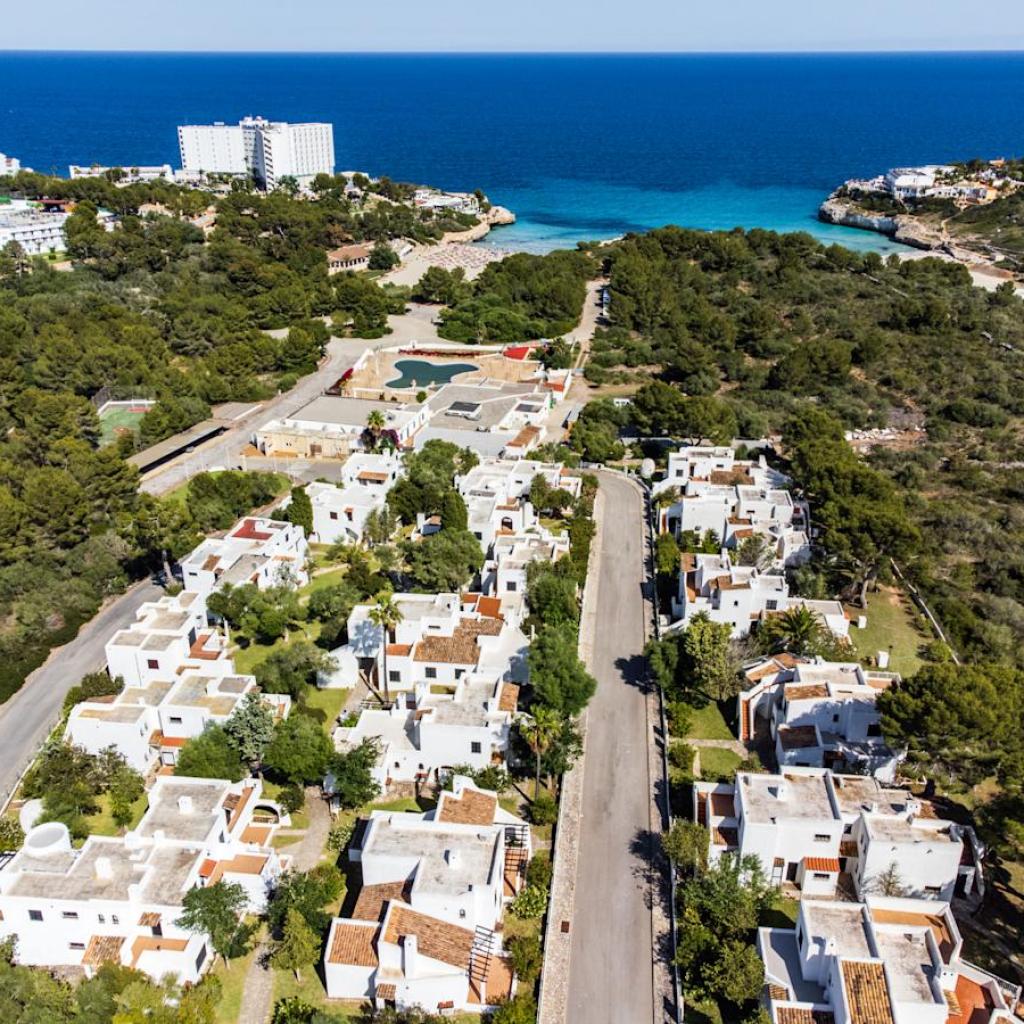 Skip the hotel. These vacation apartments in Mallorca are just 3 steps from the sea Skip the hotel. These vacation apartments in Mallorca are just 3 steps from the sea