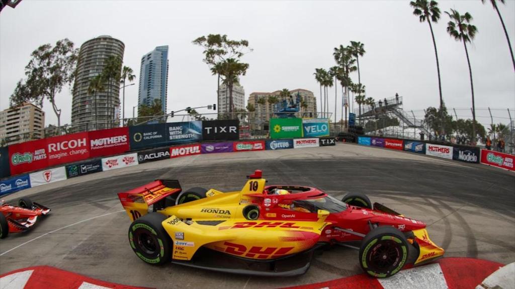 IndyCar Driver Says Hybrid Engine Makes Cars ”Boring“ IndyCar Driver Says Hybrid Engine Makes Cars ”Boring“