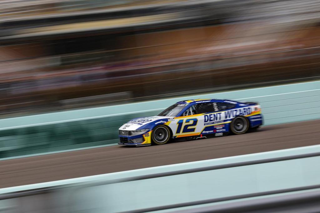 Ryan Blaney blows engine at NASCAR Homestead race, suffers third DNF in a row Ryan Blaney blows engine at NASCAR Homestead race, suffers third DNF in a row