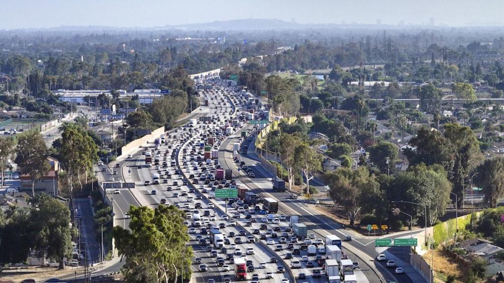 California’s HOV Access for EV Drivers Could Disappear Later This Year California’s HOV Access for EV Drivers Could Disappear Later This Year