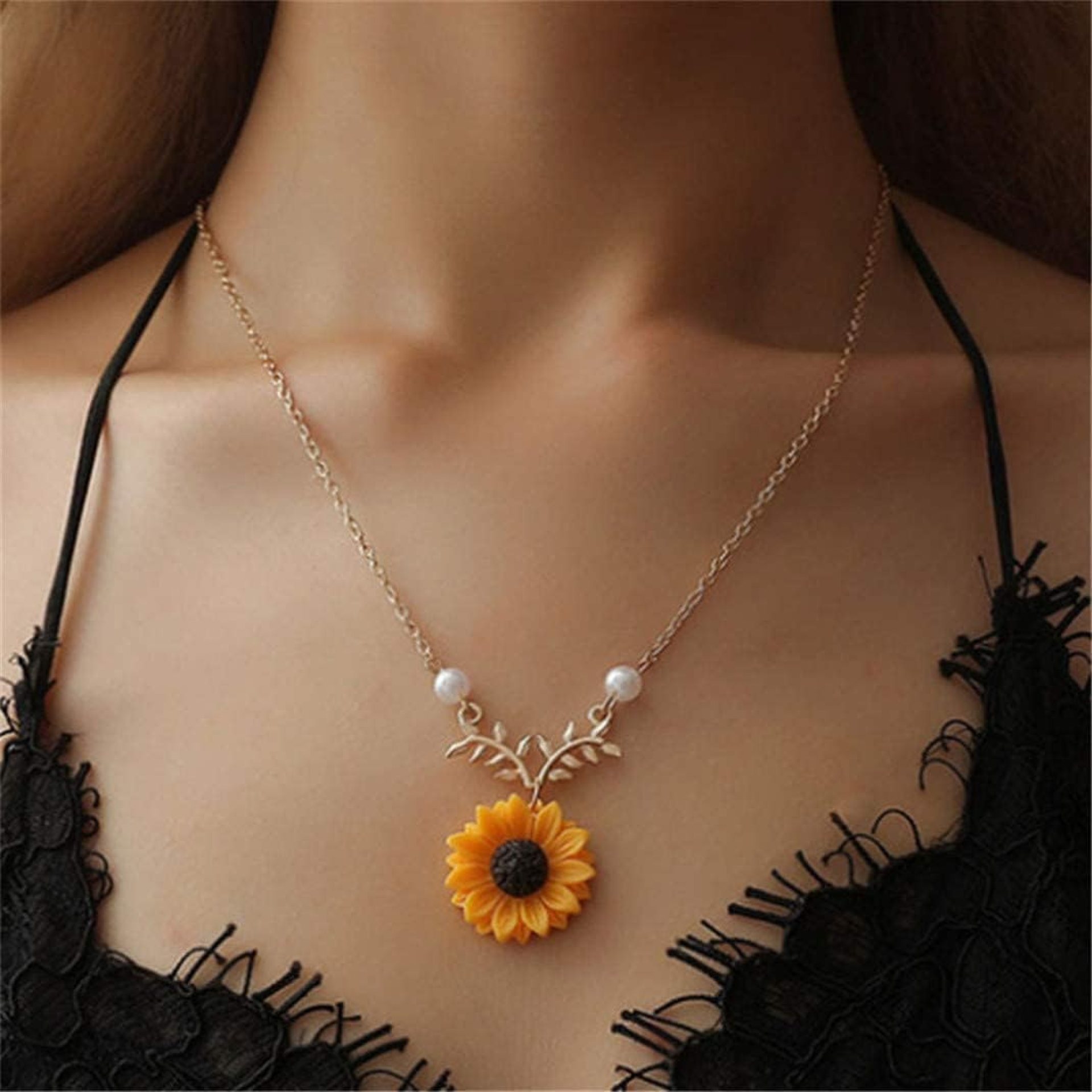 Sweet Sunflower Faux Pearl Leaf Pendant Necklace Resin Daisy Flower Clavicular Chain Fashion Jewelry for Women,Golden Nice Processed Sweet Sunflower Faux Pearl Leaf Pendant Necklace Resin Daisy Flower Clavicular Chain Fashion Jewelry for Women,Golden Nice Processed